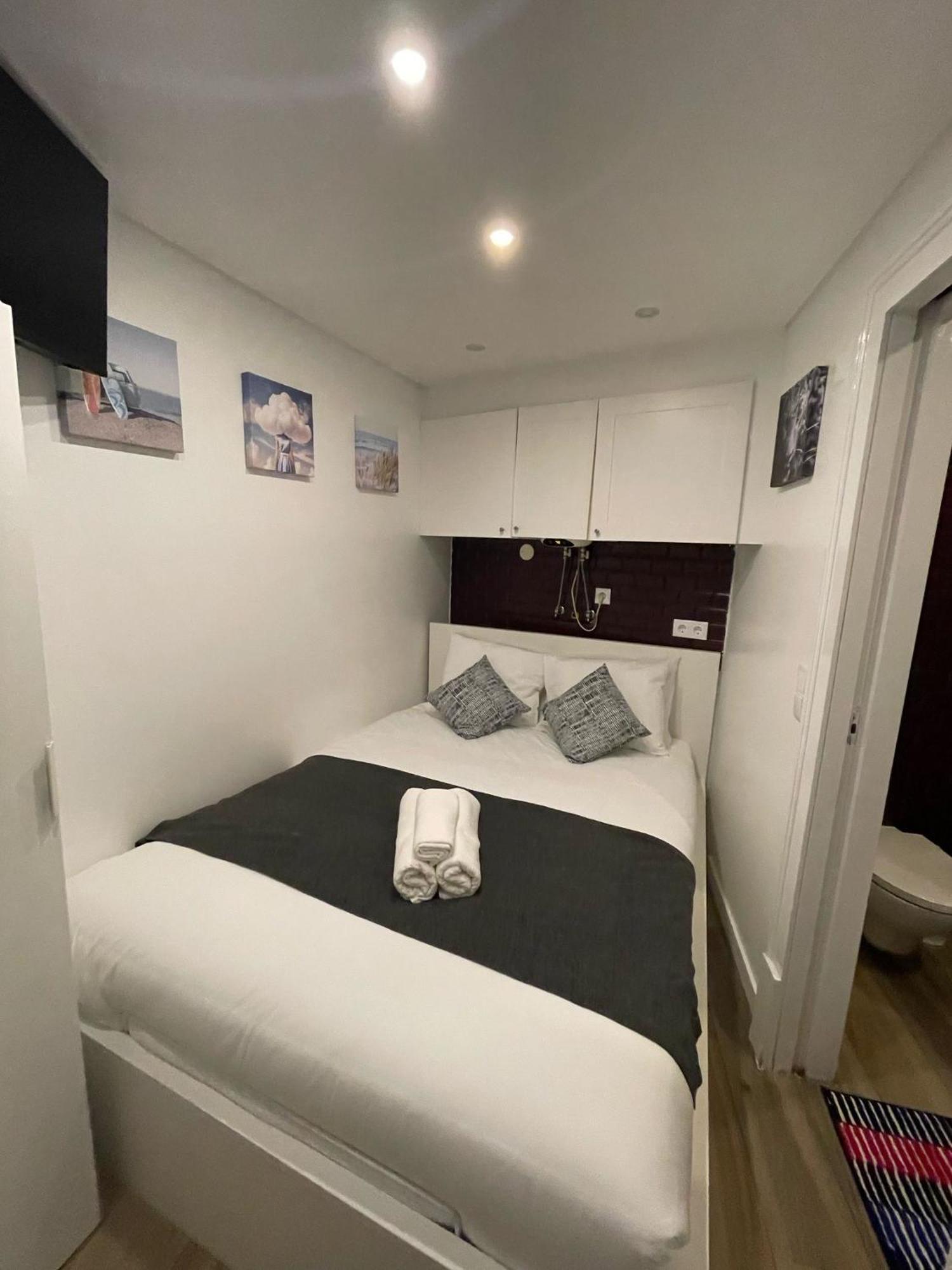- Centro Historico Mouraria Homestay Lisbon